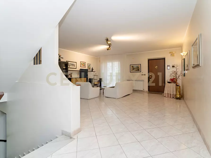 Immagine 34 di Villa in vendita  in Via Santa Rosa da Lima 17 a Catania