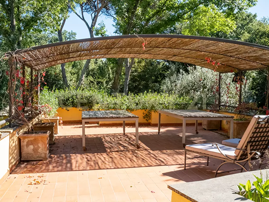 Immagine 25 di Villa in vendita  in Via Cassia 1951 a Roma