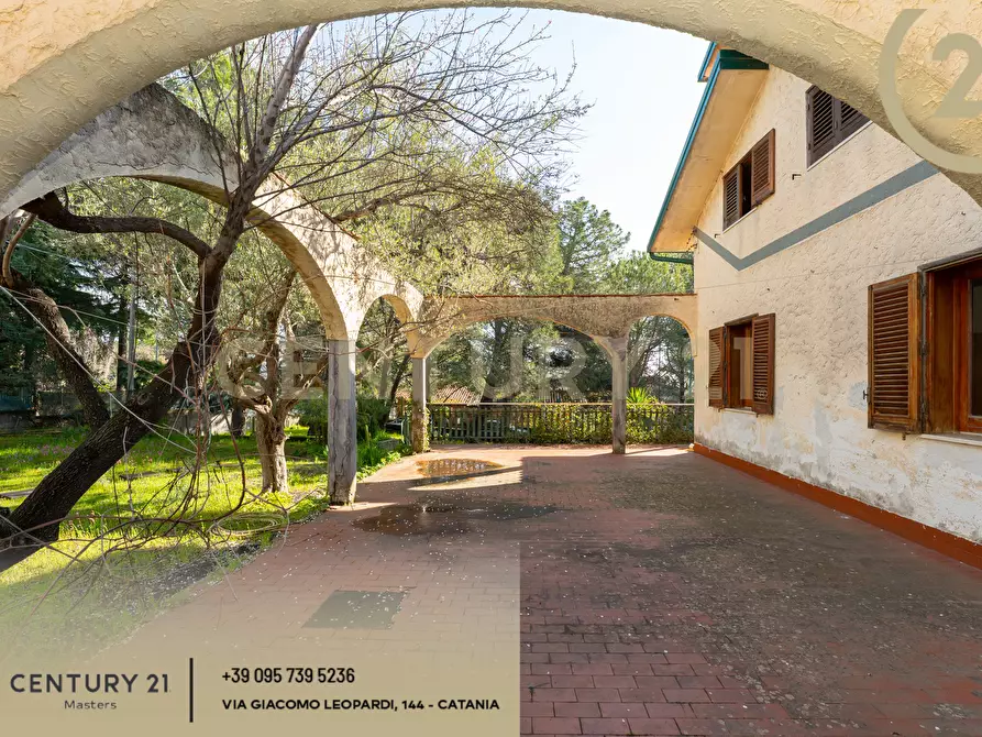 Immagine 37 di Villa in vendita  in Via Francesco Durante 11 a Pedara