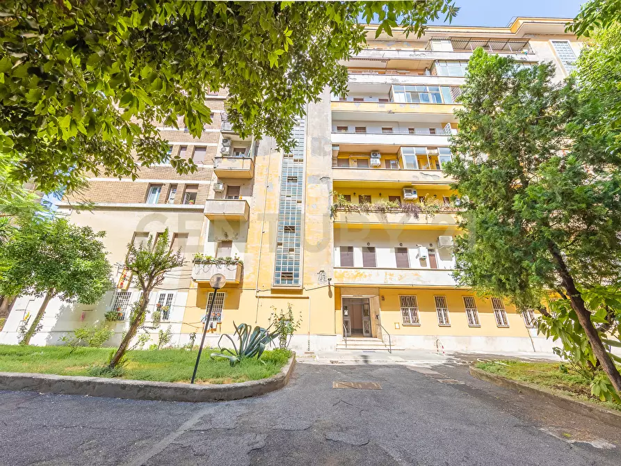 Immagine 23 di Trilocale in vendita  in Via Rosa Guarnieri Carducci 3 a Roma