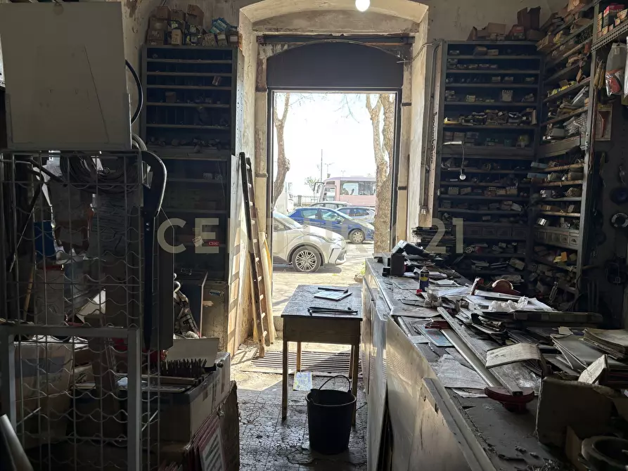 Immagine 23 di Locale commerciale in vendita  in Via 6 Aprile 59 a Catania