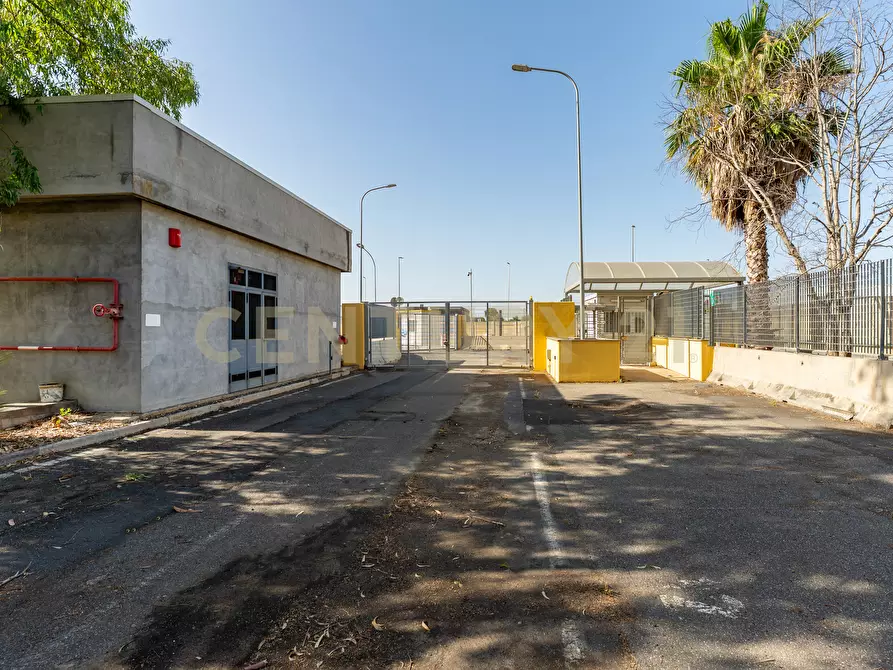 Immagine 31 di Attività artigianale in vendita  in Strada III Mimosa 14 a Catania