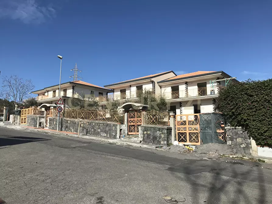 Immagine 1 di Casa bifamiliare in vendita  in via Vincenzo Ricca a Catania