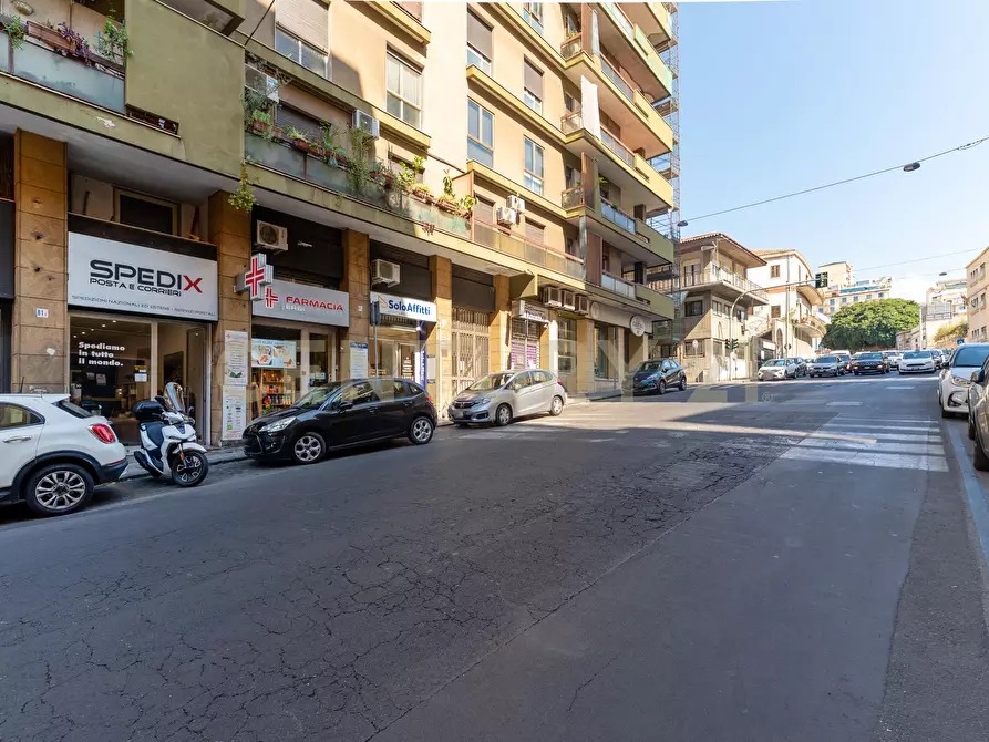 Immagine 2 di Locale commerciale in vendita  in Via Passo Gravina 81c a Catania