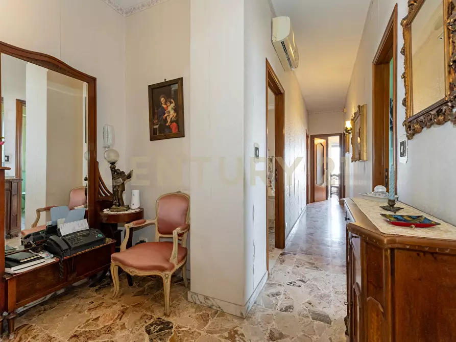 Immagine 8 di Pentalocale in vendita  in Via Messina 523 a Catania