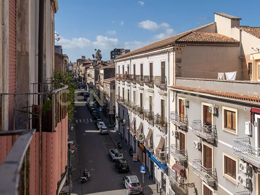 Immagine 29 di Pentalocale in vendita  in Via Giuseppe Garibaldi 179 a Catania