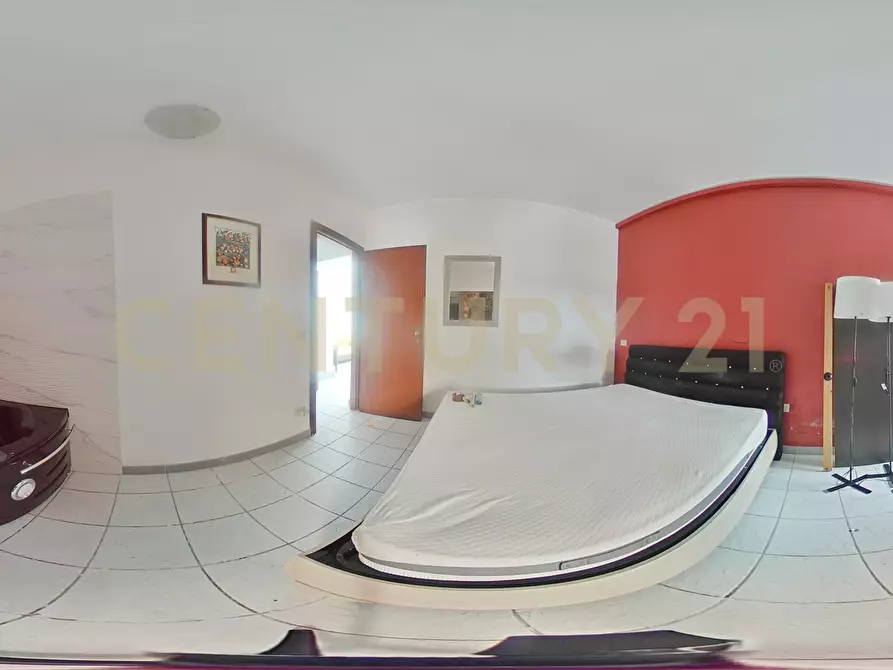 Immagine 48 di Villa in vendita  in Via Livorno 97 a Aci Castello