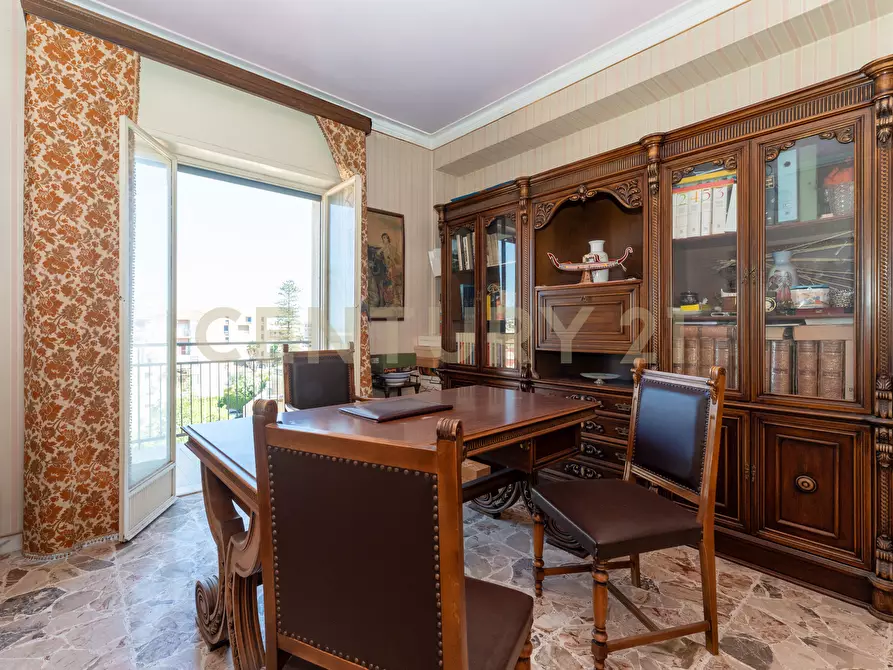 Immagine 12 di Pentalocale in vendita  in Via Messina 523 a Catania