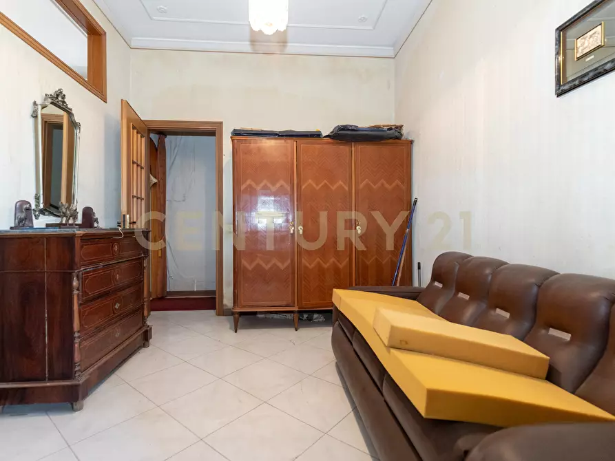 Immagine 25 di Pentalocale in vendita  in Via Vittorio Emanuele 181 a Viagrande