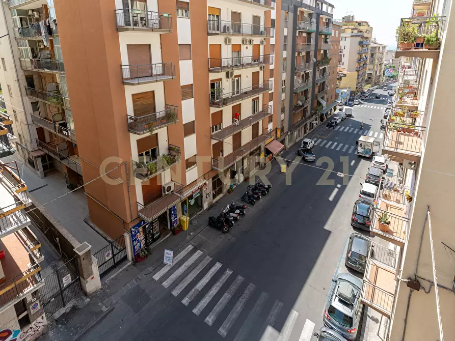 Immagine 6 di Locale commerciale in vendita  in Via Passo Gravina 81c a Catania