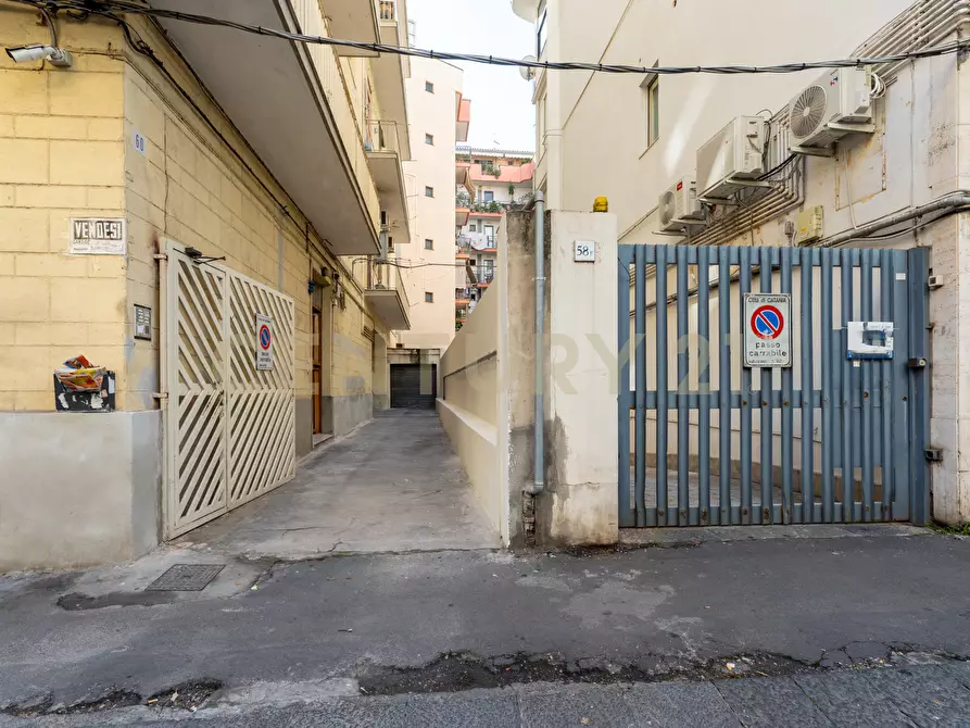 Immagine 4 di Pentalocale in vendita  in Via Milano 60 a Catania