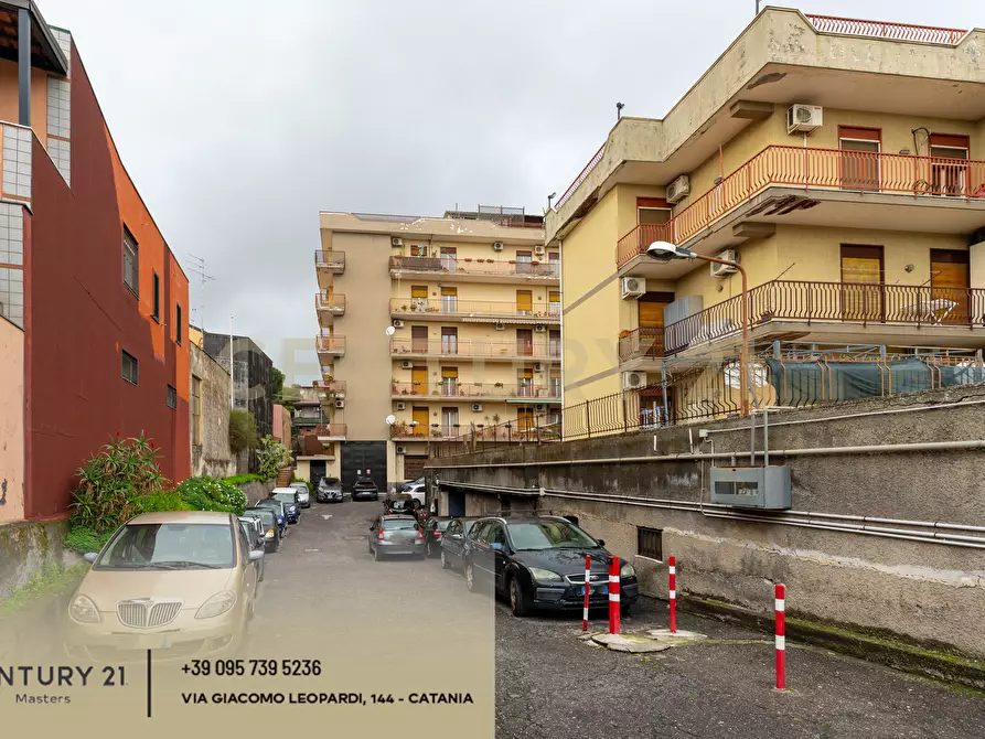 Immagine 3 di Trilocale in vendita  in Via Caduti del Lavoro 2 a Gravina Di Catania