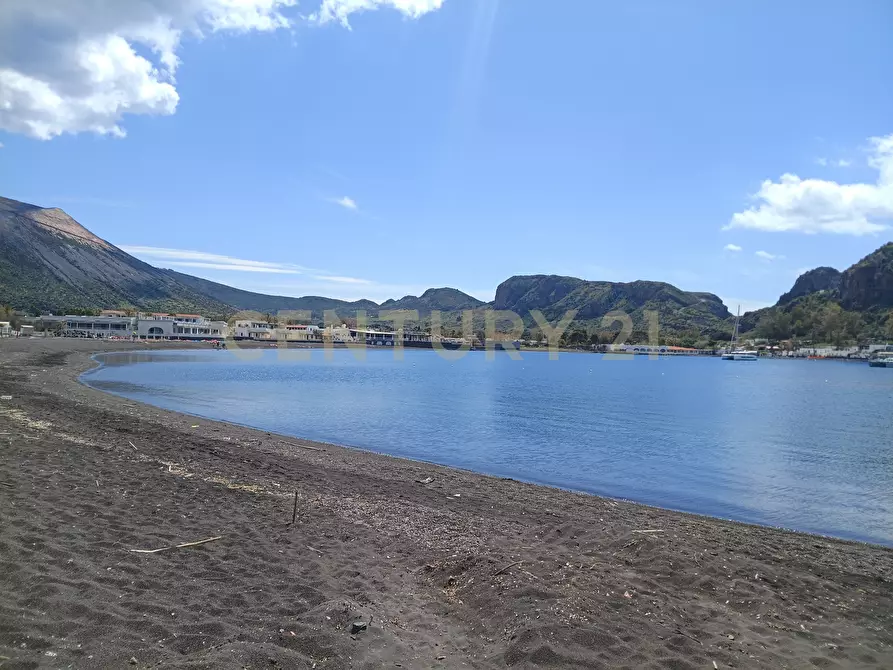 Immagine 38 di Villa in vendita  in Via Reale snc a Lipari