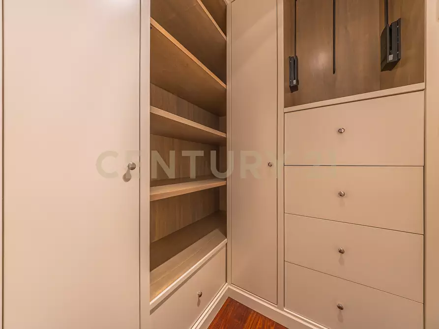 Immagine 41 di Appartamento in vendita  in Via Bevagna 68 a Roma