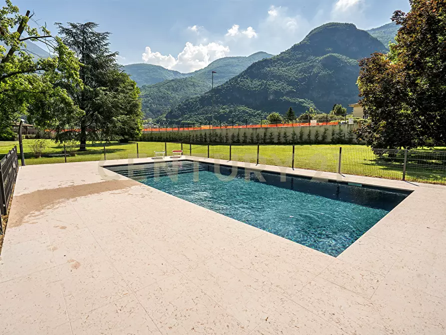 Immagine 18 di Villa in vendita  in Via Adige 25 a Brentino Belluno