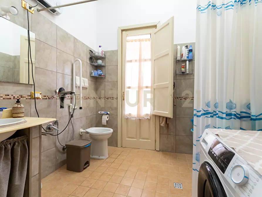 Immagine 34 di Villa in vendita  in Via Quartiere Longo 18 a Aci Castello