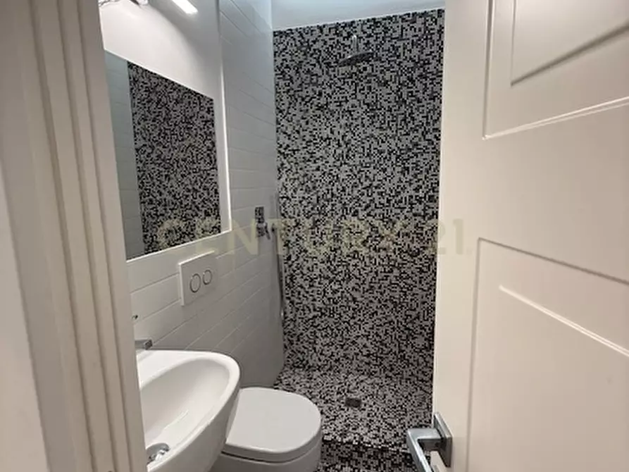 Immagine 86 di Trilocale in affitto  in Via Montecristo 10 a Roma