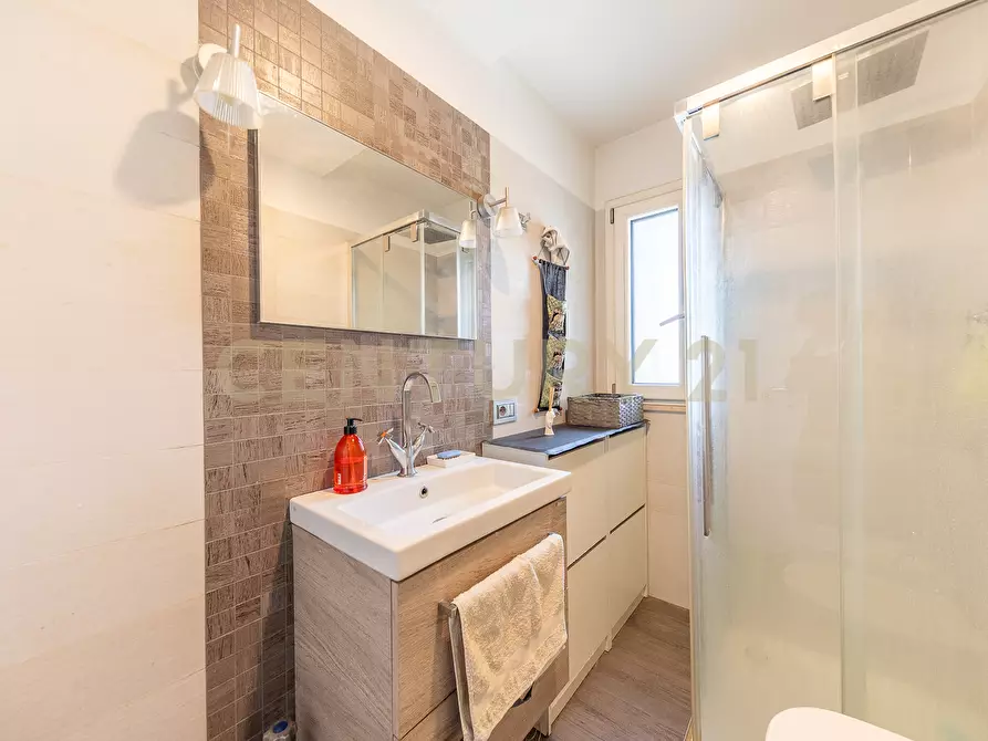 Immagine 20 di Attico in vendita  in Viale Carmelo Bene 320 a Roma