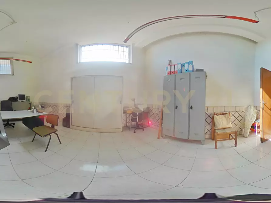 Immagine 43 di Locale commerciale in vendita  in Via Antonio Prestinenza 7 a Catania