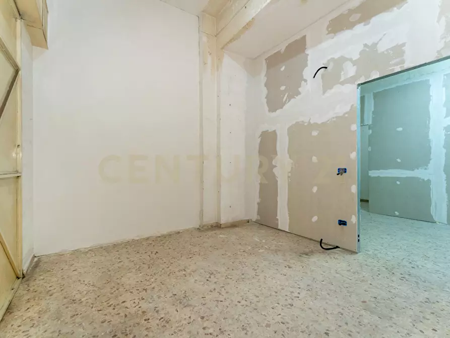 Immagine 21 di Pentalocale in vendita  in Via Duca Degli Abruzzi 54 a Catania