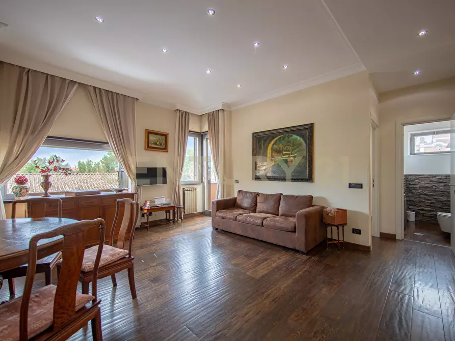 Immagine 13 di Trilocale in vendita  in Via Aurelia 301 a Roma