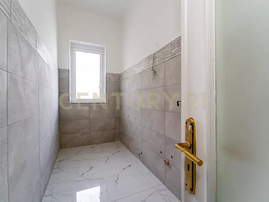 Immagine 33 di Quadrilocale in affitto  in Via Genova 64 a Catania