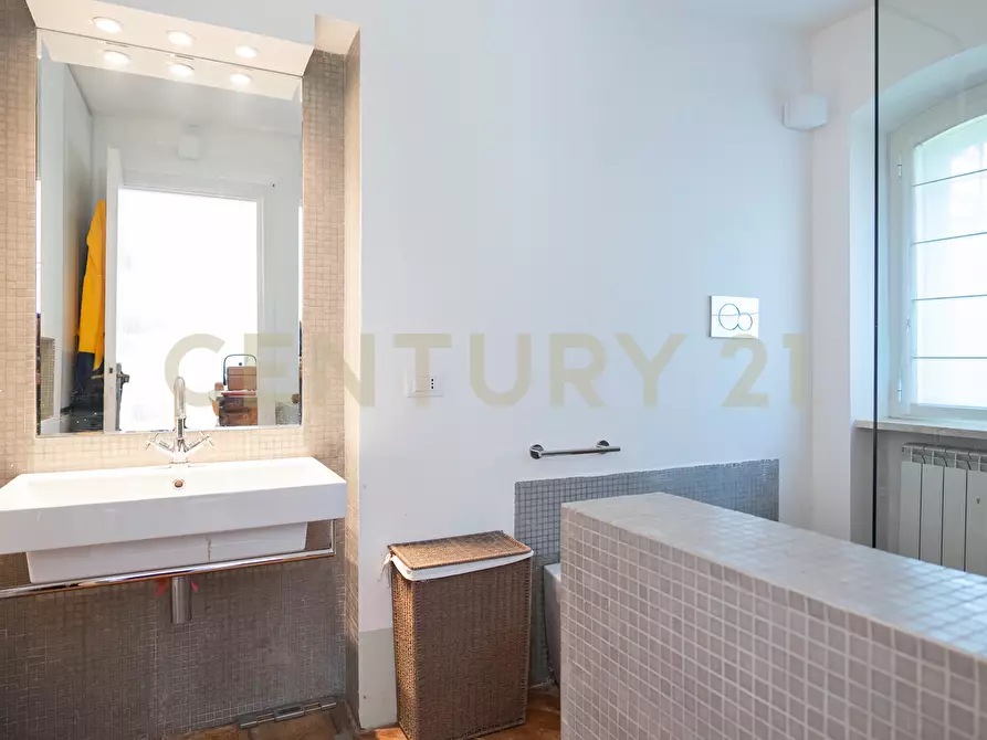 Immagine 20 di Villa in vendita  in Via Cassia 1951 a Roma