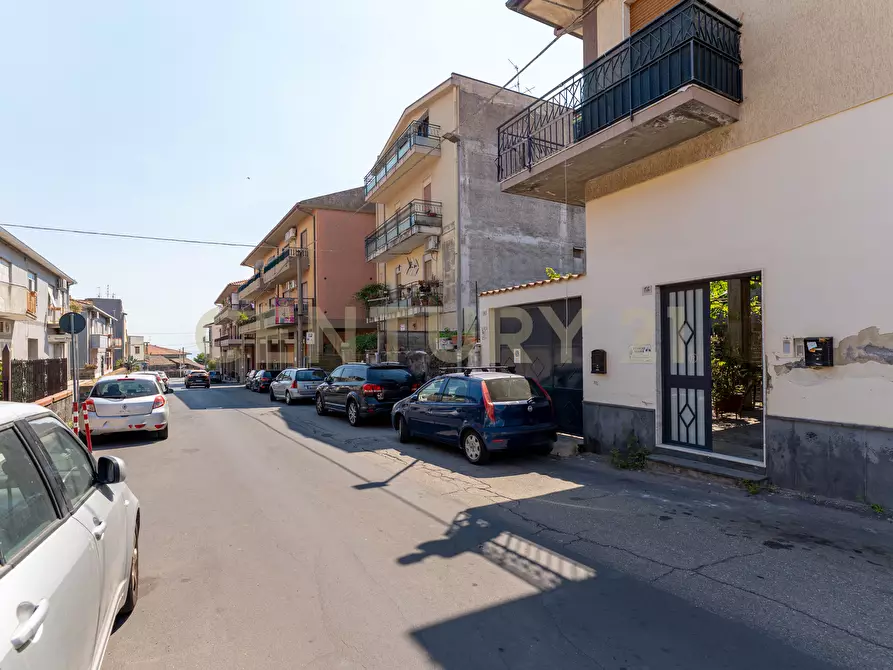 Immagine 1 di Casa indipendente in vendita  in Via Roma 66 a Camporotondo Etneo