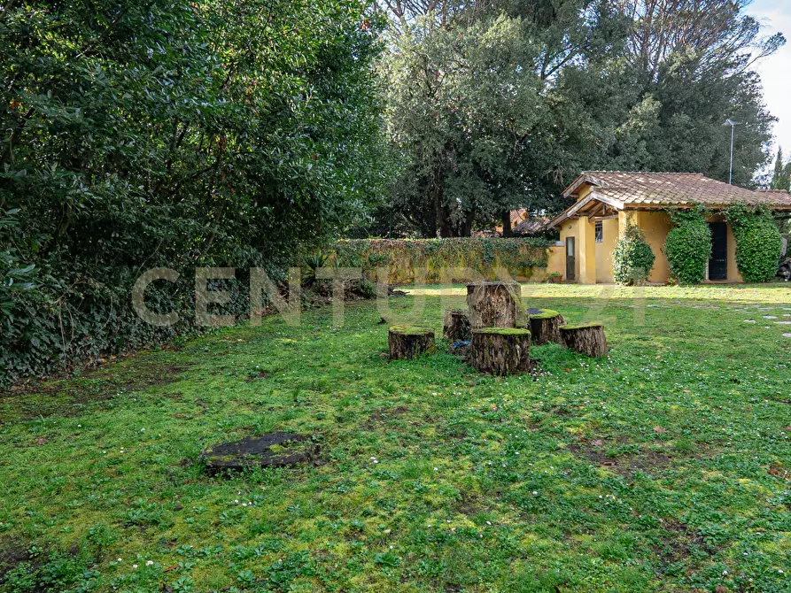 Immagine 48 di Villa in vendita  in Via Cassia 1951 a Roma