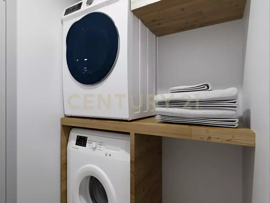 Immagine 19 di Trilocale in vendita  in Via Carlo Dossi 80 a Roma