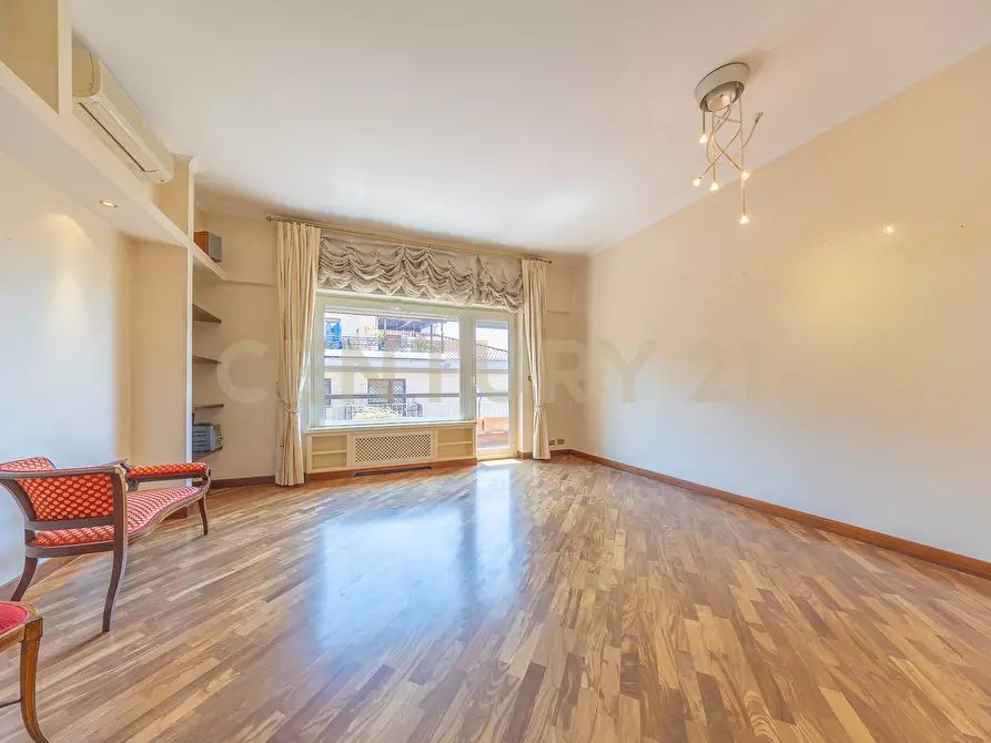 Immagine 29 di Trilocale in vendita  in Via Bevagna 56 a Roma