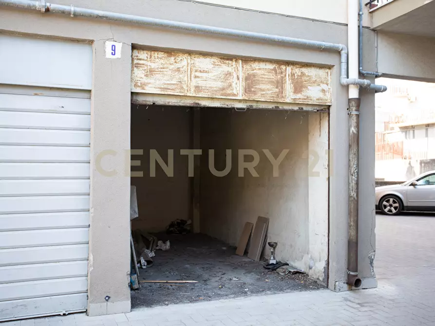 Immagine 25 di Appartamento in vendita  in Via Renato Fucini 1 a Catania