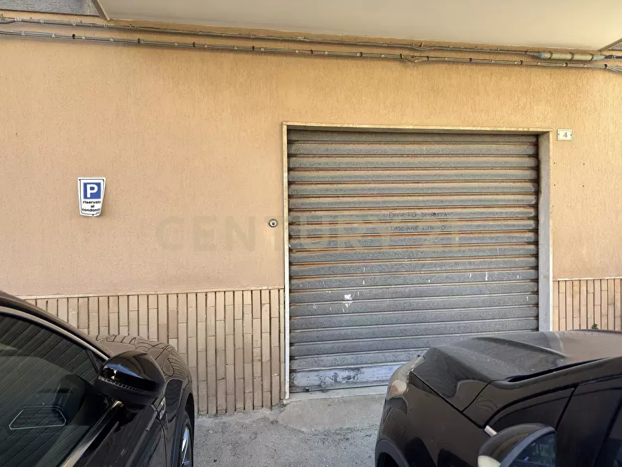 Immagine 2 di Garage in vendita  in Via Carlentini 4 a Siracusa