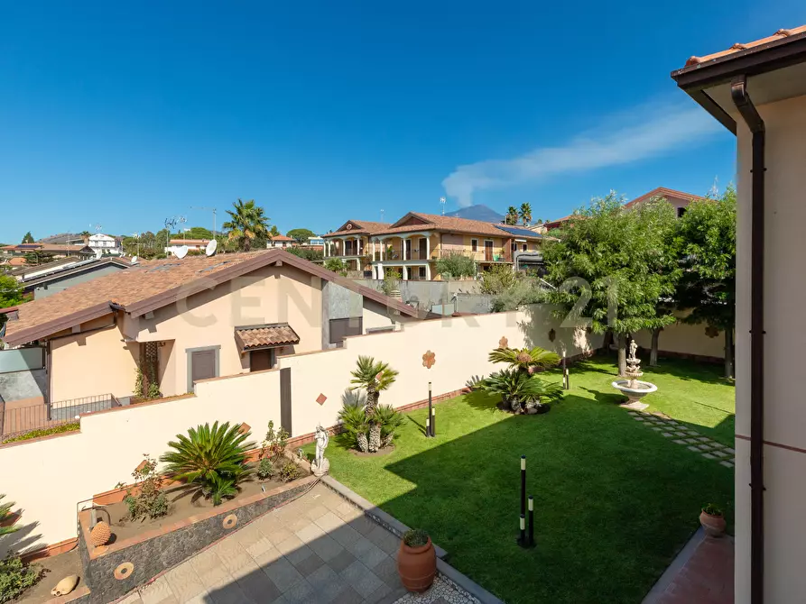 Immagine 53 di Villa in vendita  in Via Salemi 19 a Mascalucia