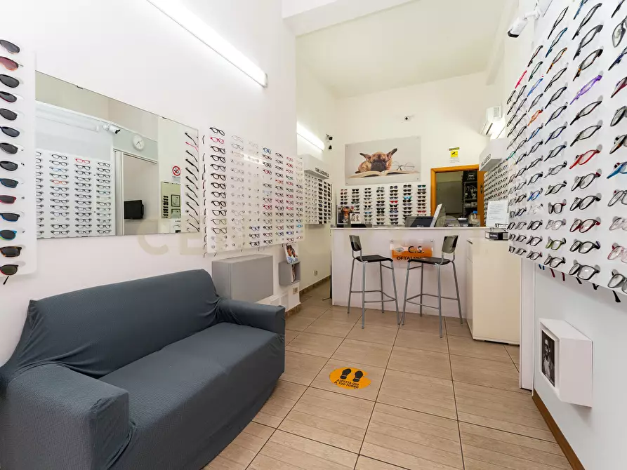 Immagine 1 di Locale commerciale in vendita  in Via Cibele 44 a Catania
