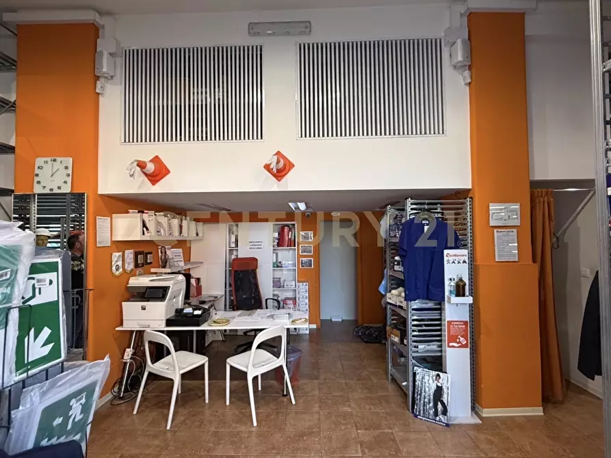 Immagine 6 di Attività commerciale in vendita  in Via Francesco Crispi 129 a Catania