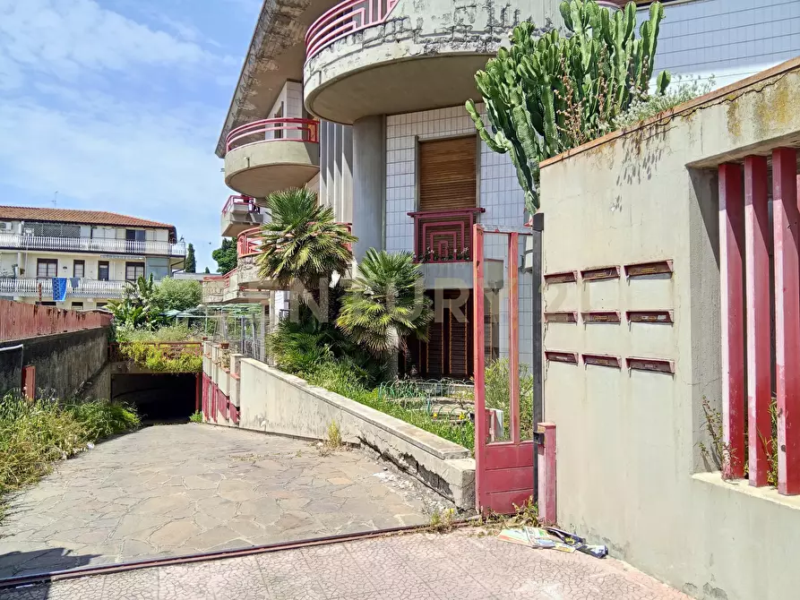 Immagine 1 di Garage in vendita  in Via Antonino di Sangiuliano 4 a Sant'agata Li Battiati