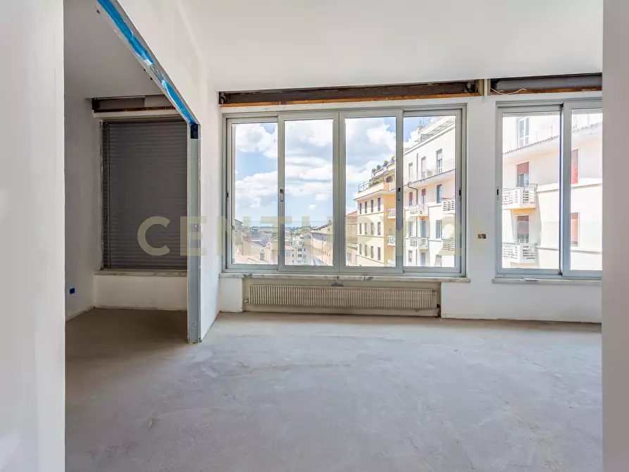Immagine 26 di Quadrilocale in vendita  in Via dell'Olmata 30 a Roma