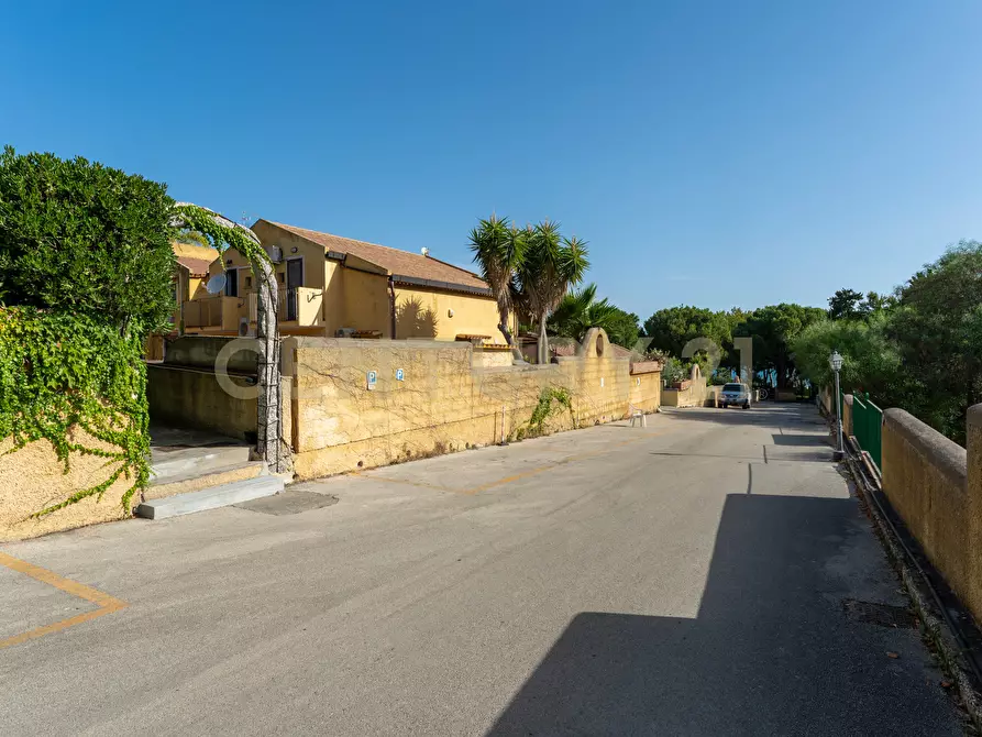 Immagine 2 di Villa in vendita  in Contrada Arcile a Augusta