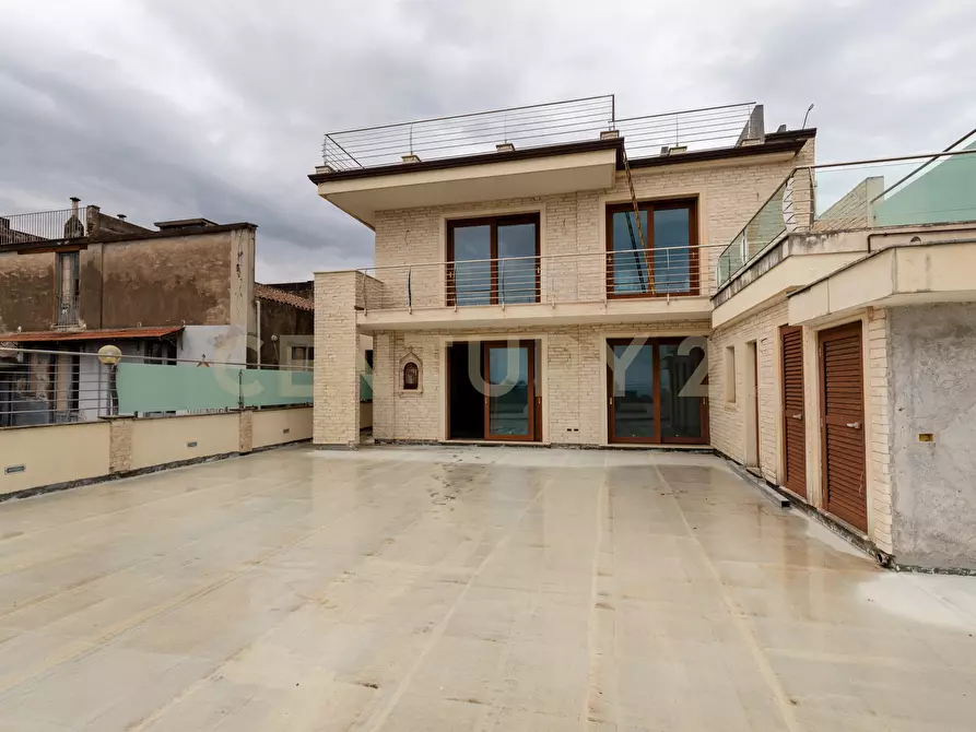 Immagine 45 di Pentalocale in vendita  in Via Lorenzo Maddem 67 a Acireale