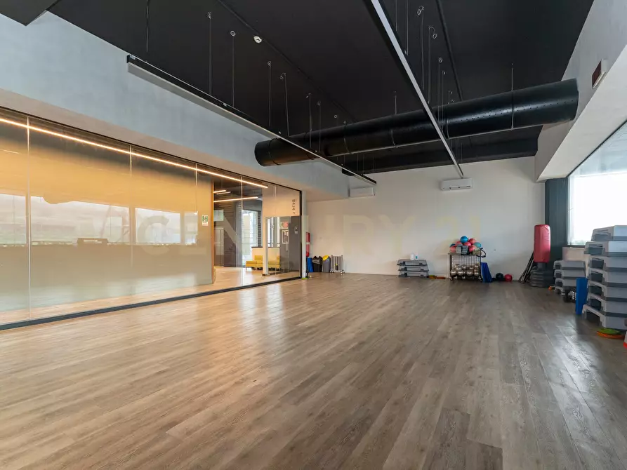 Immagine 37 di Attività commerciale in vendita  in Viale del Commercio a Misterbianco