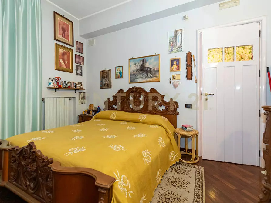 Immagine 30 di Villa in vendita  in Via Salemi 19 a Mascalucia