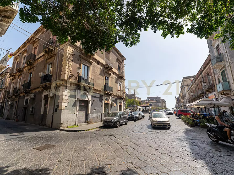 Immagine 6 di Quadrilocale in vendita  in Piazza Miracoli 2 a Catania