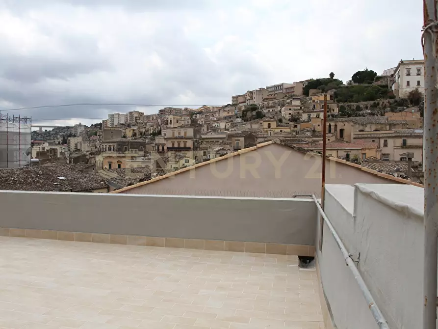 Immagine 30 di Casa indipendente in vendita  in Strada Pellico 26 a Modica