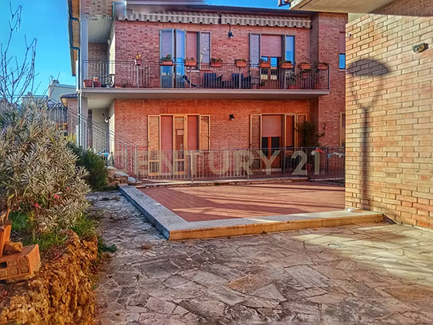 Immagine 4 di Pentalocale in vendita  in Via del Poggiolo 6 a Montalcino