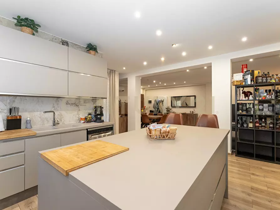 Immagine 5 di Pentalocale in vendita  in Via Lo Jacono Francesco 53 a Sant'agata Li Battiati