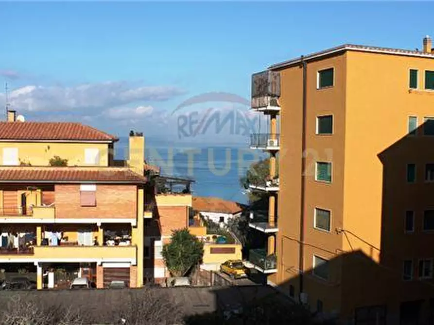 Immagine 23 di Quadrilocale in vendita  in Via Martiri D'Ungheria 54 a Monte Argentario