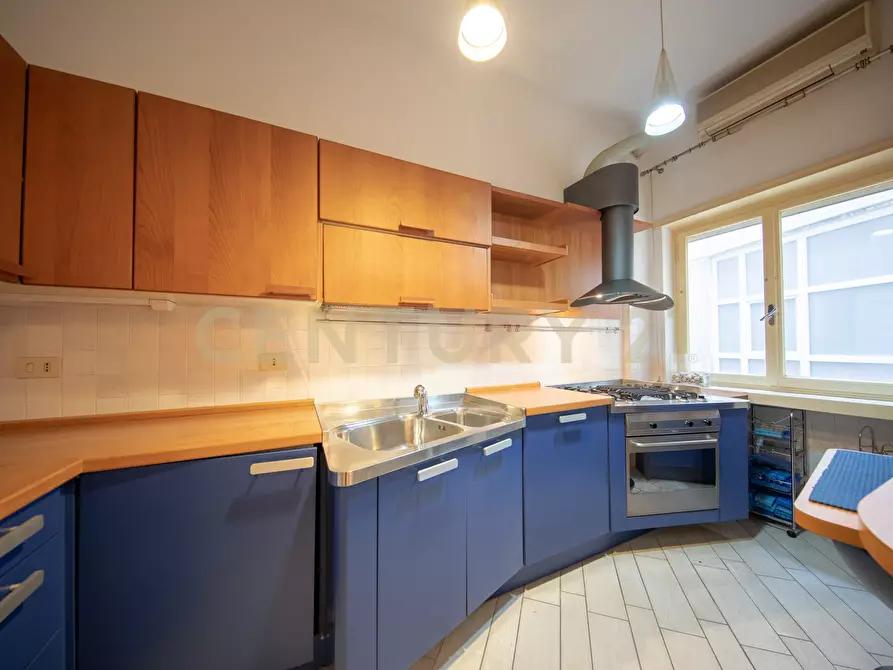 Immagine 17 di Trilocale in vendita  in Via Bevagna 56 a Roma