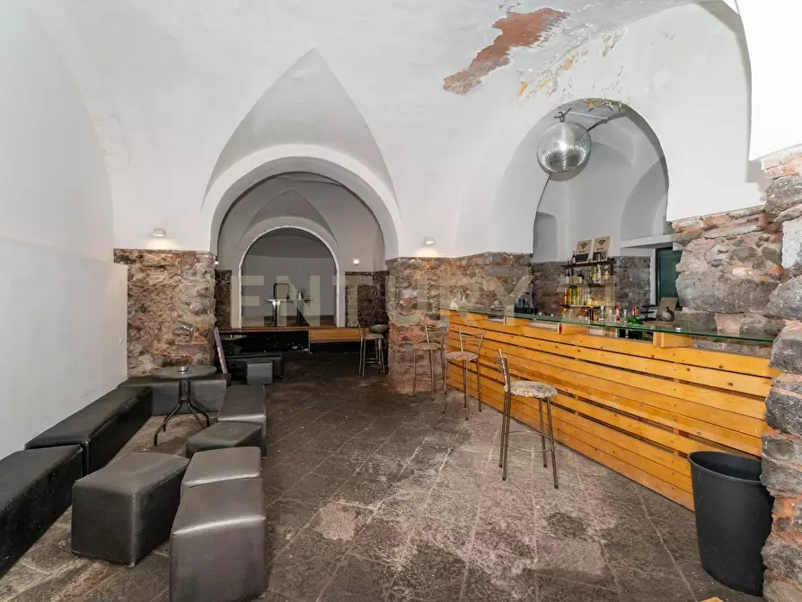 Immagine 22 di Locale commerciale in vendita  in Via Giuseppe Verdi 65 a Catania