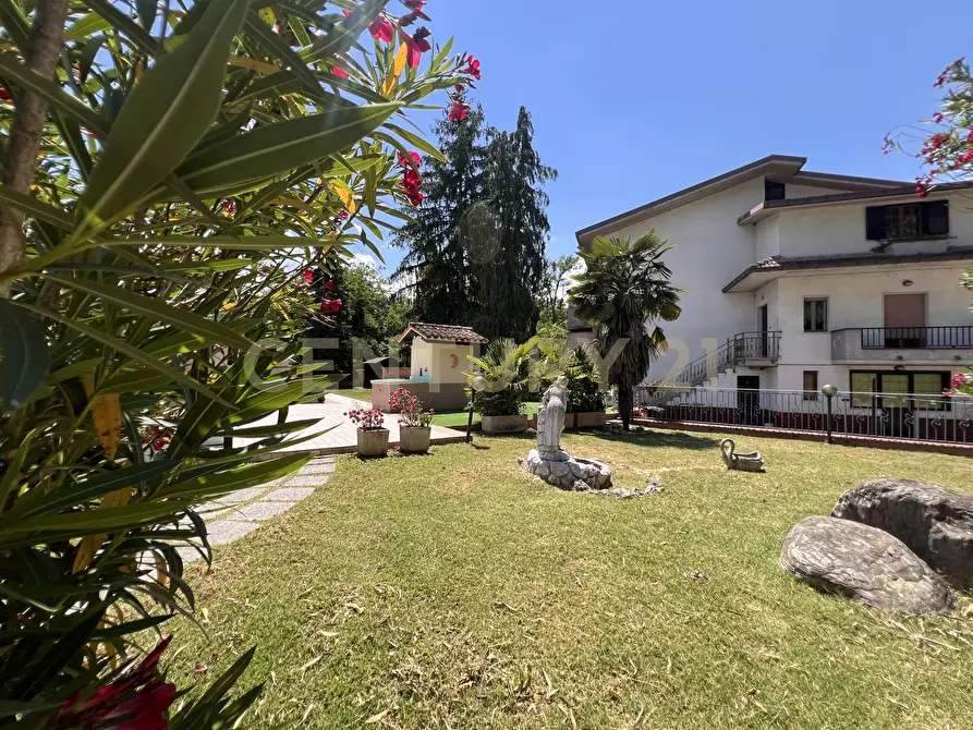 Immagine 1 di Villa in vendita  in Contrada Villa Cassetti a Montorio Al Vomano